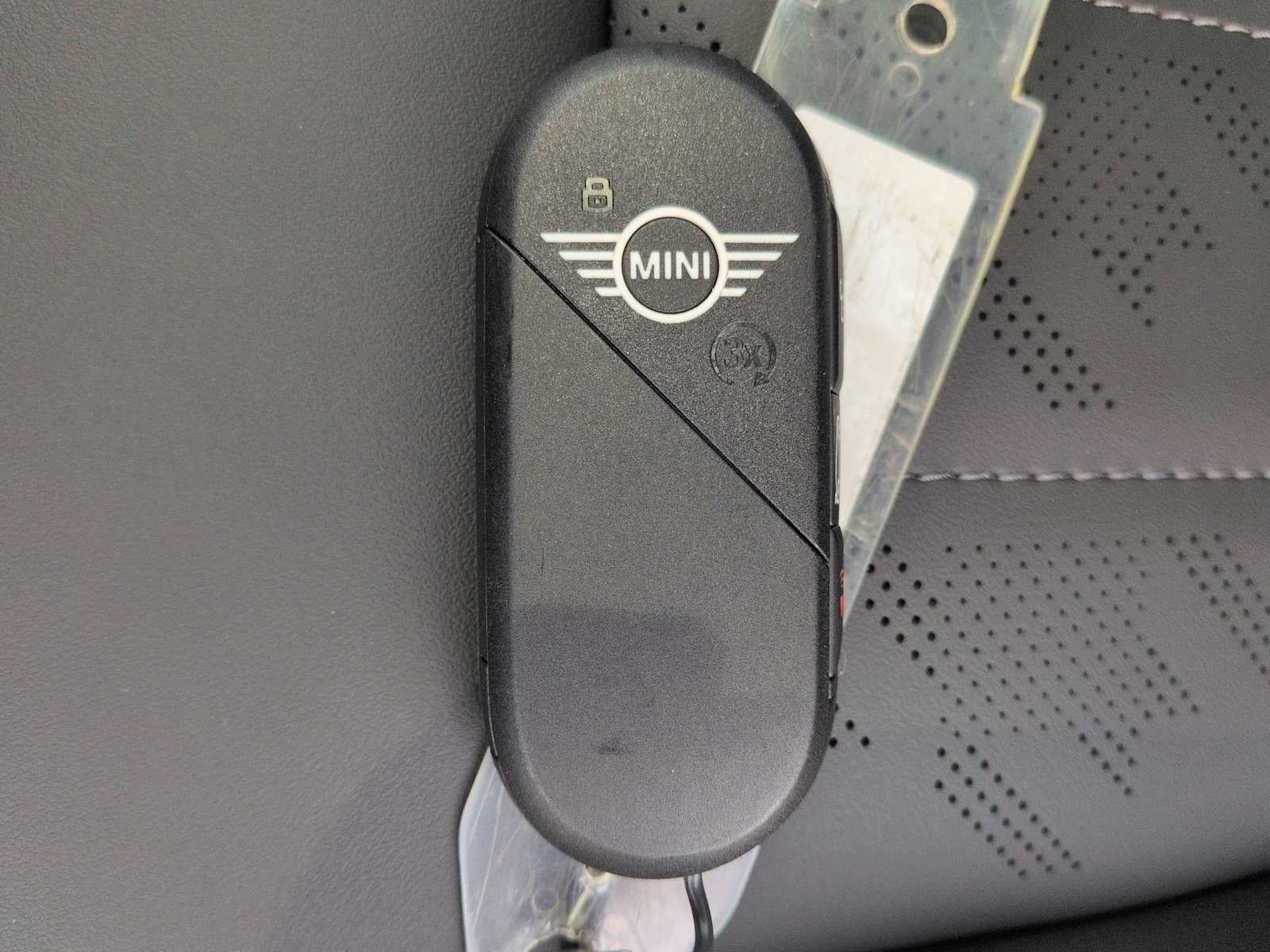 2026 MINI 2 PUERTAS ICONIC