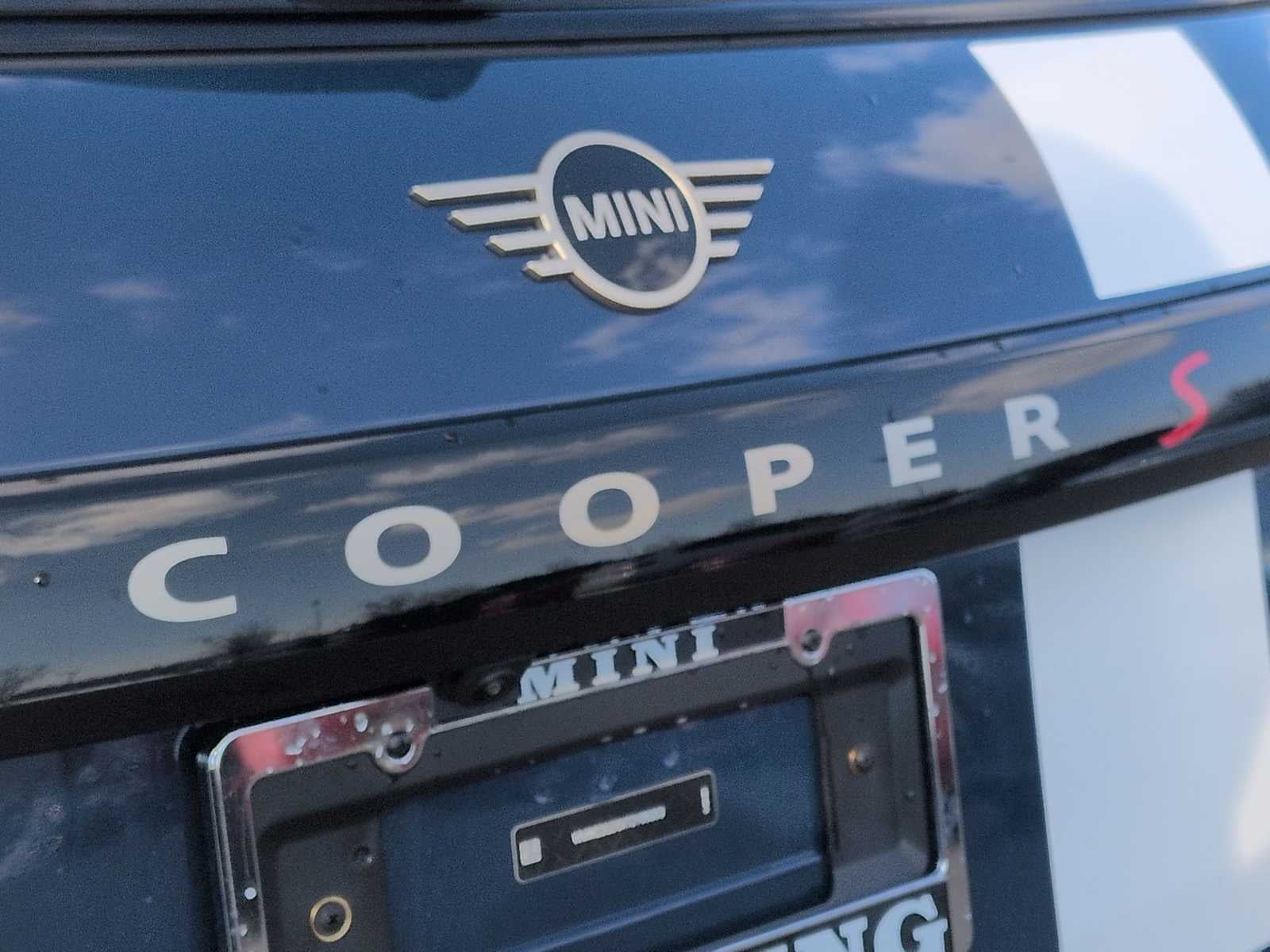 2026 MINI 2 PUERTAS ICONIC