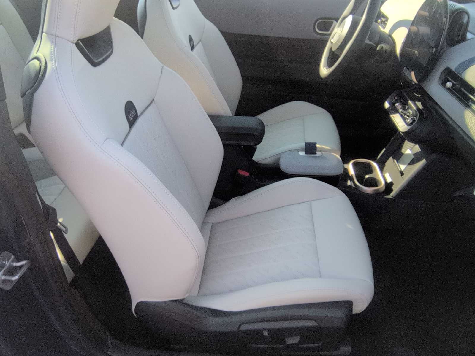 2026 MINI 2 PUERTAS ICONIC