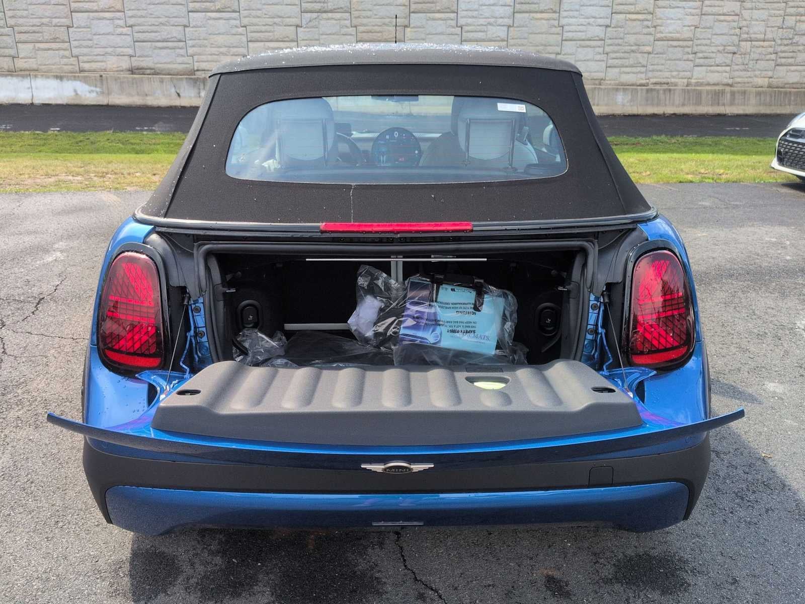 2026 MINI DESCAPOTABLE SIGNATURE PLUS
