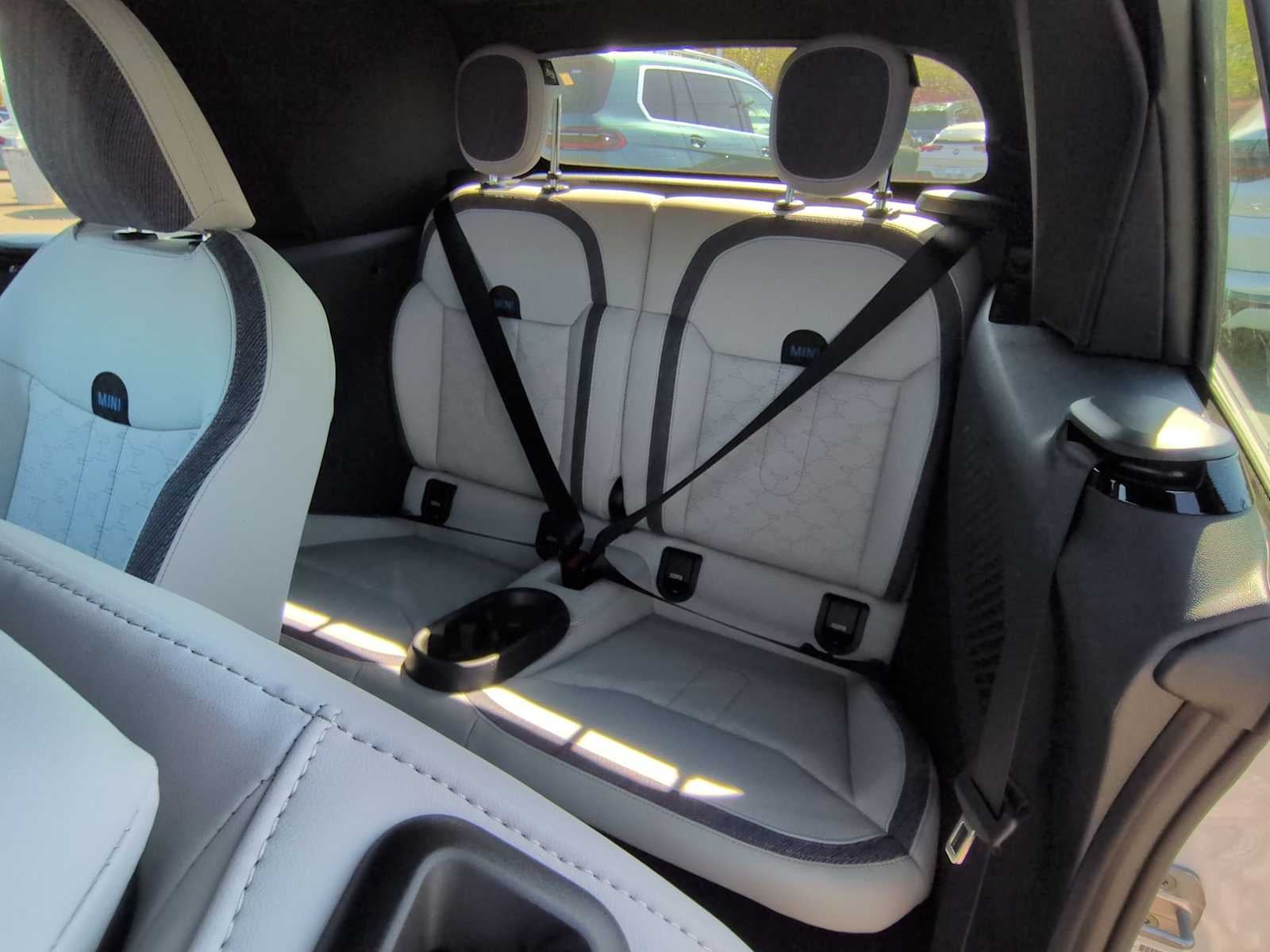 2026 MINI DESCAPOTABLE SIGNATURE PLUS