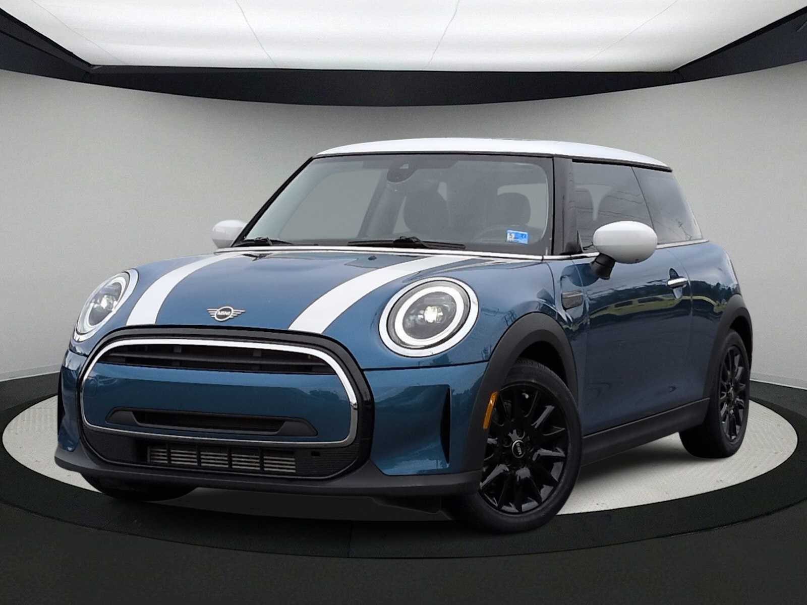 MINI Cooper de 2 puertas con techo rígido 2024