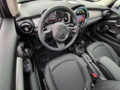 MINI Cooper de 2 puertas con techo rígido 2024