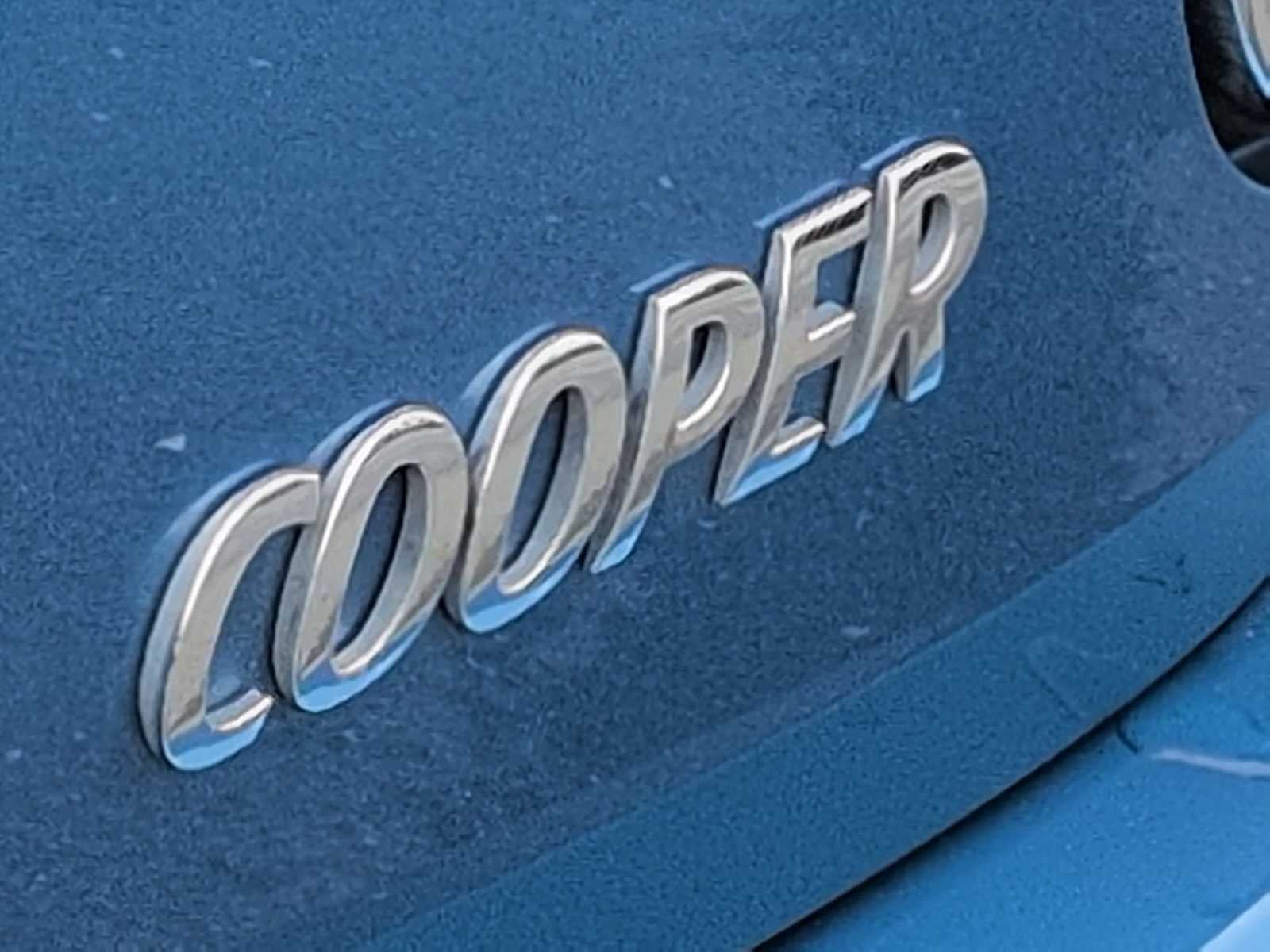 MINI Cooper de 2 puertas con techo rígido 2024