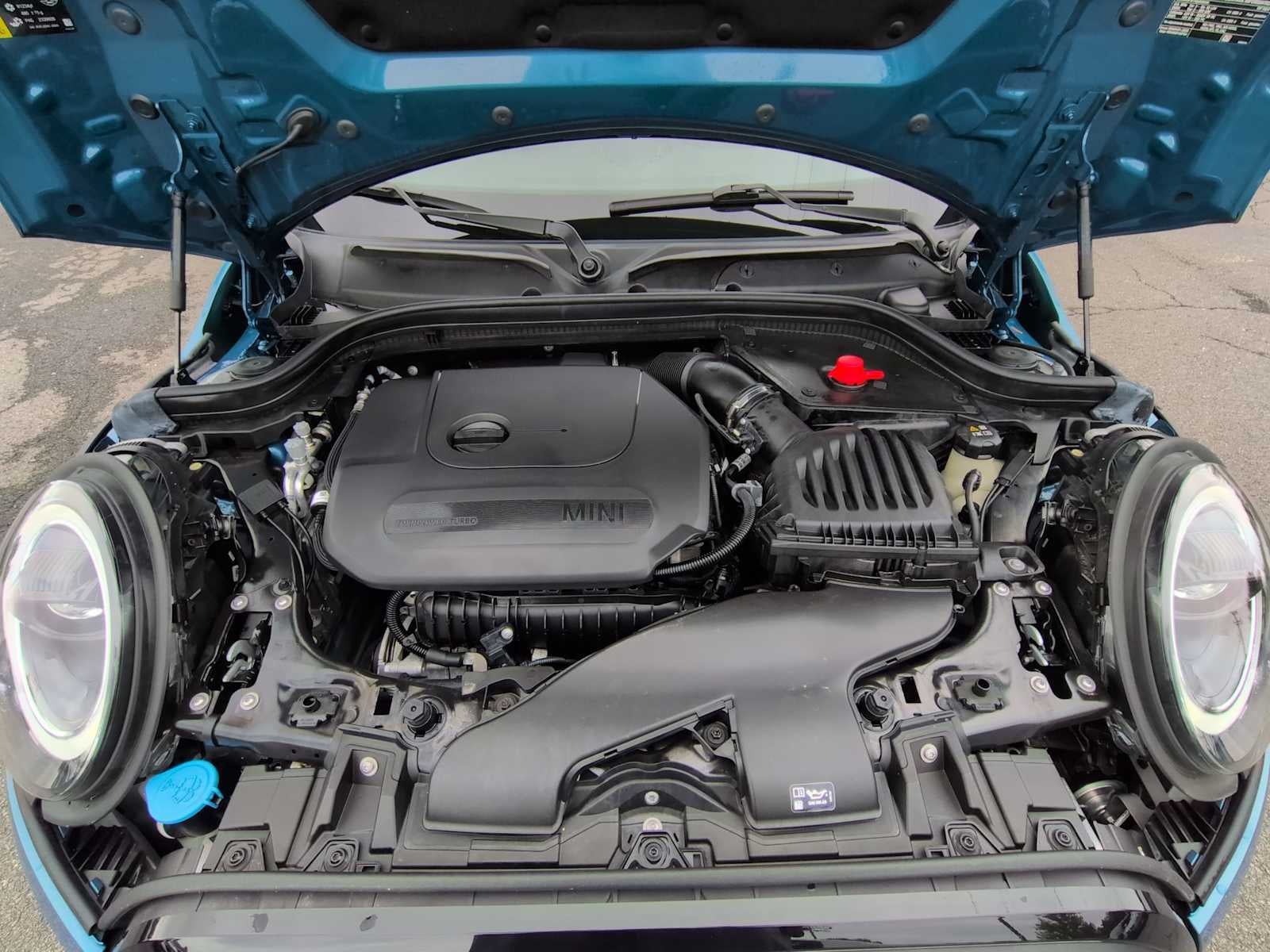 MINI Cooper de 2 puertas con techo rígido 2024