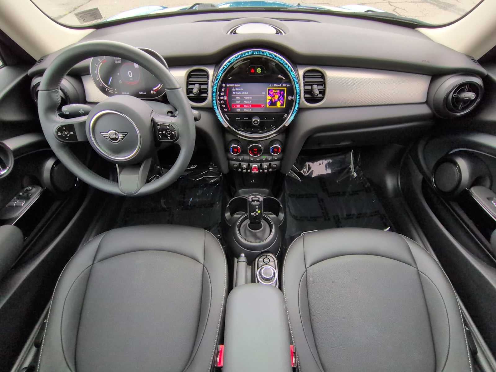 MINI Cooper de 2 puertas con techo rígido 2024