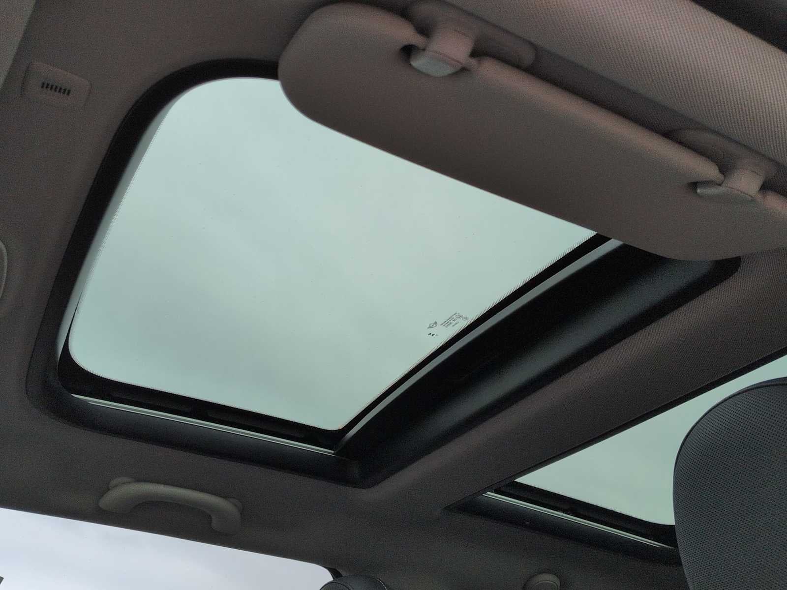 MINI Cooper de 2 puertas con techo rígido 2024