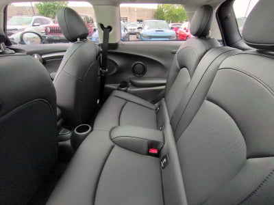 MINI Cooper de 2 puertas con techo rígido 2024