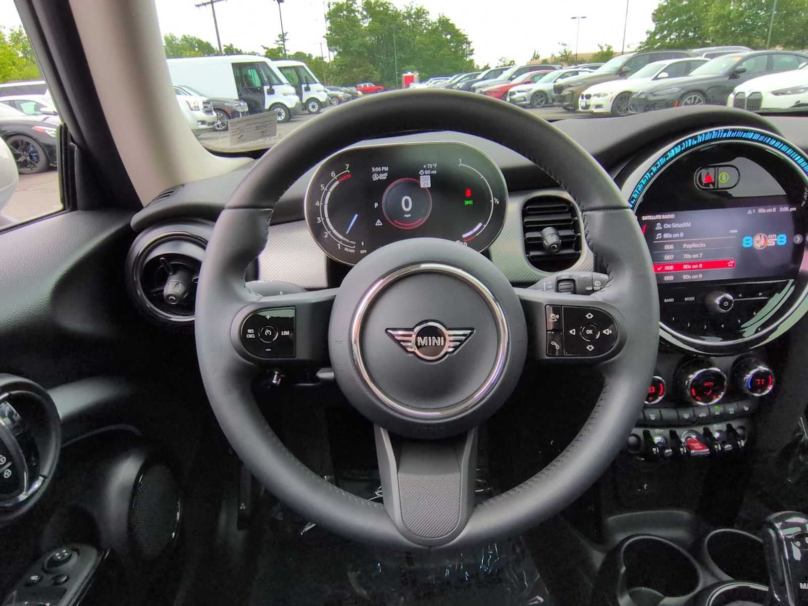 MINI Cooper de 2 puertas con techo rígido 2024