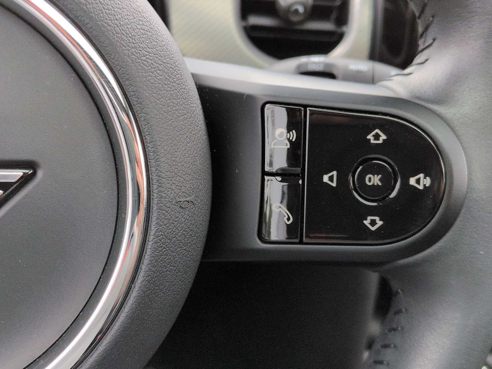 MINI Cooper de 2 puertas con techo rígido 2024
