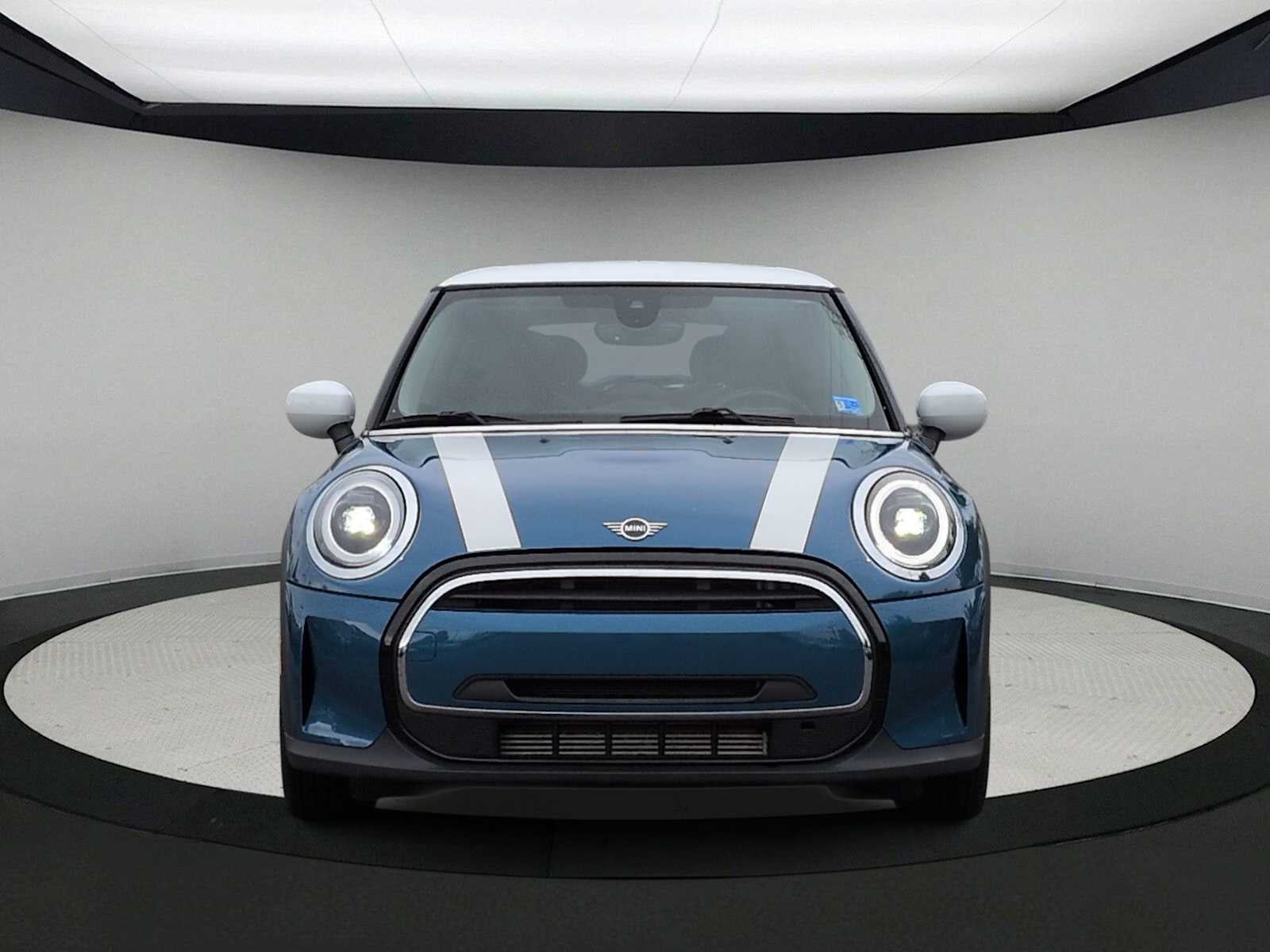 MINI Cooper de 2 puertas con techo rígido 2024