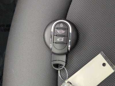 MINI Cooper de 2 puertas con techo rígido 2024