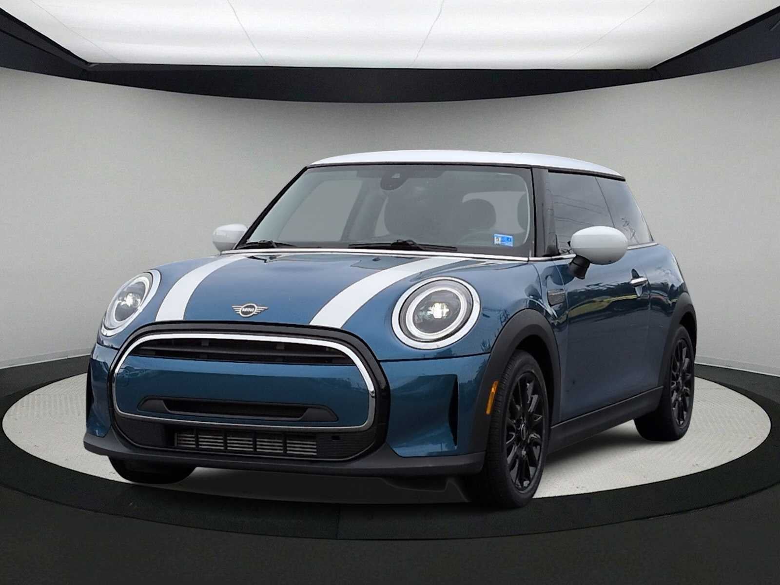 MINI Cooper de 2 puertas con techo rígido 2024