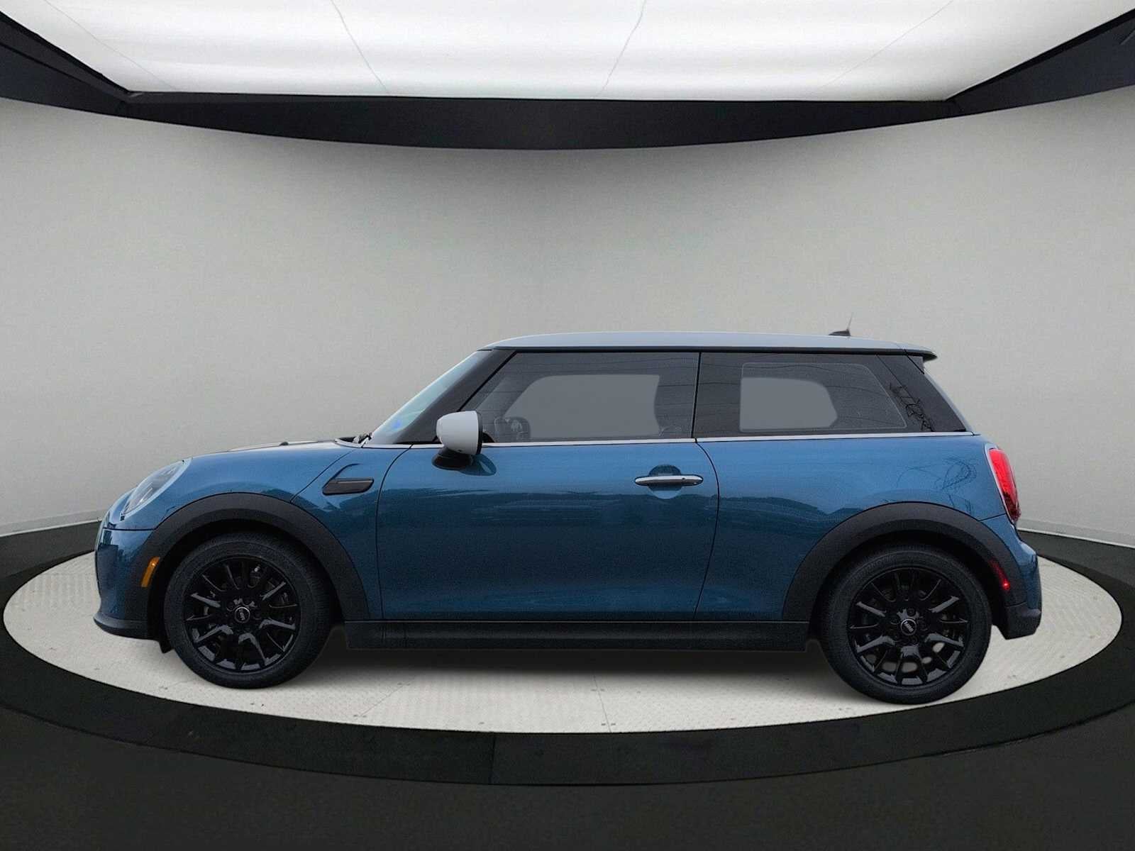 MINI Cooper de 2 puertas con techo rígido 2024