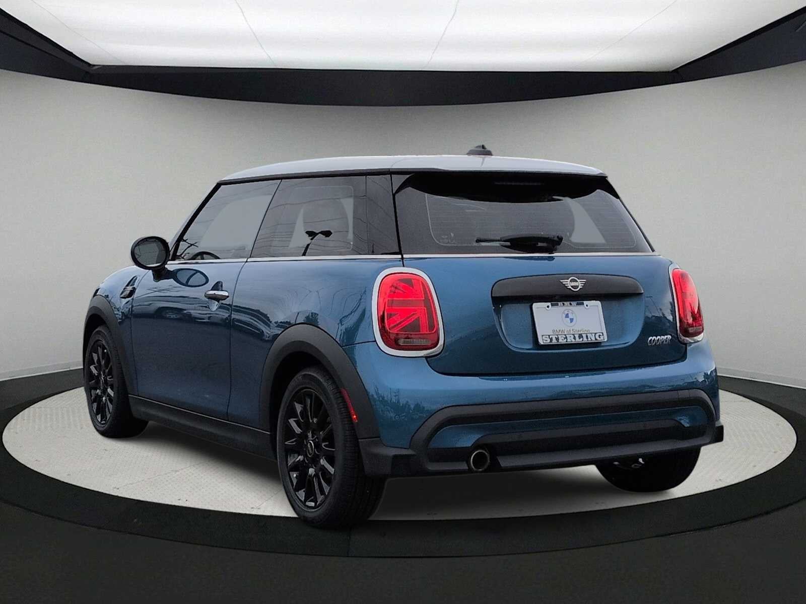 MINI Cooper de 2 puertas con techo rígido 2024