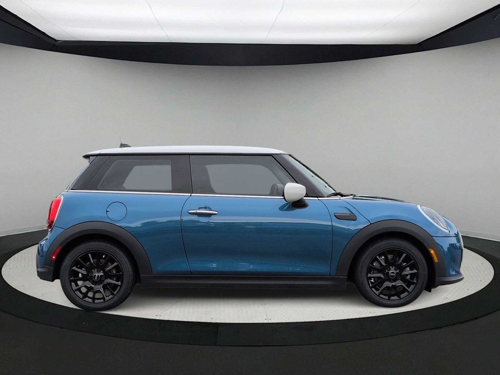 MINI Cooper de 2 puertas con techo rígido 2024