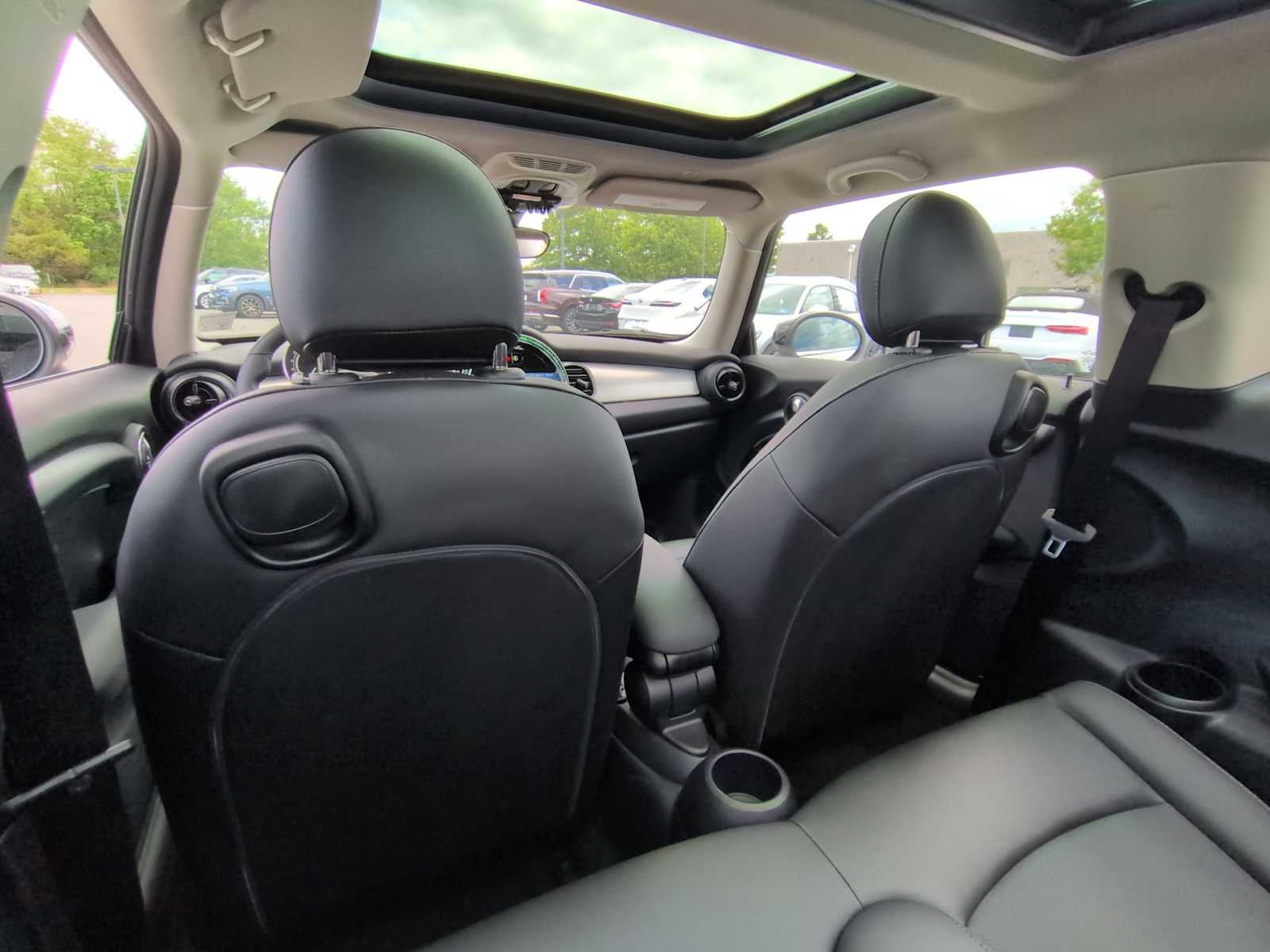 MINI HARDTOP 2 PUERTAS SIGNATURE 2022