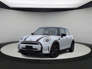 MINI Cooper de 4 puertas con techo rígido 2024