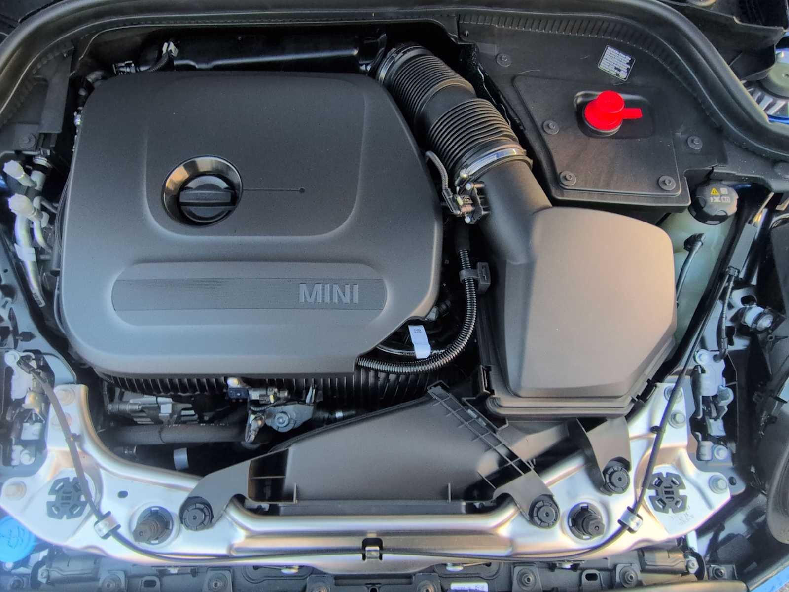 2026 MINI 2 PUERTAS ICONIC