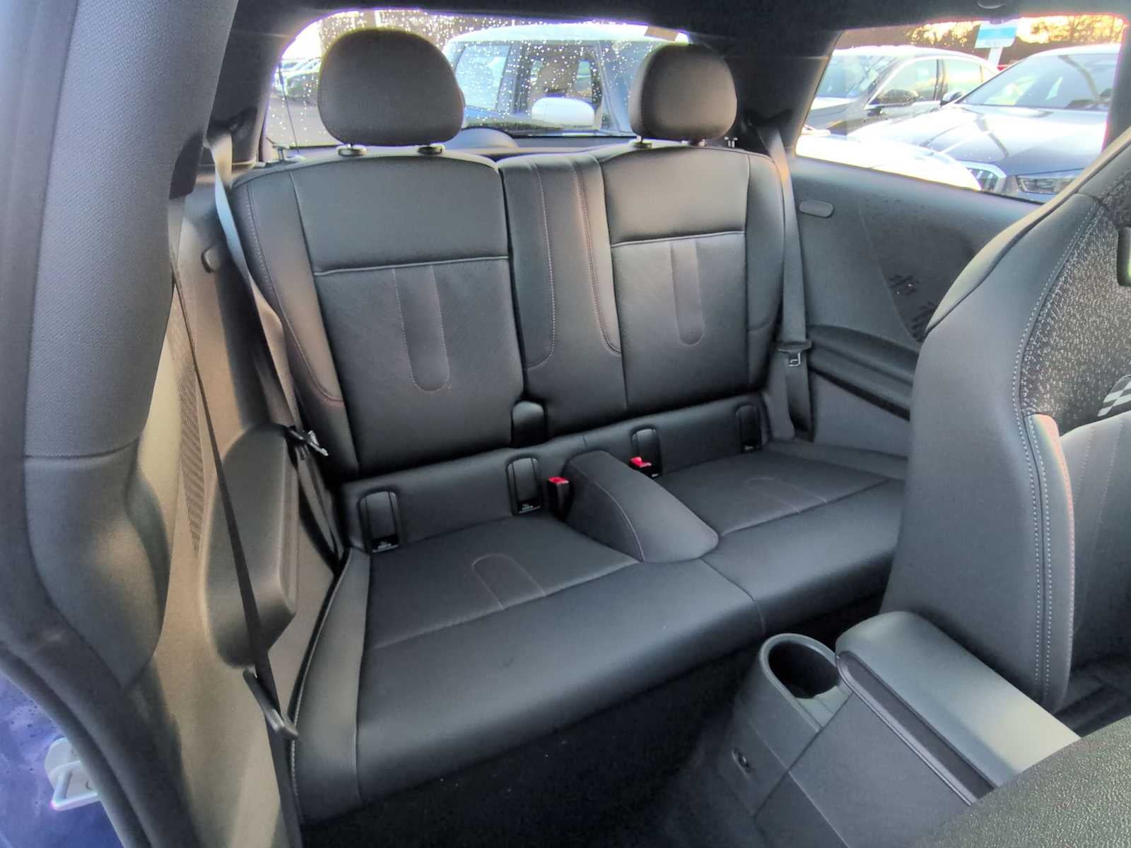 2026 MINI 2 PUERTAS ICONIC