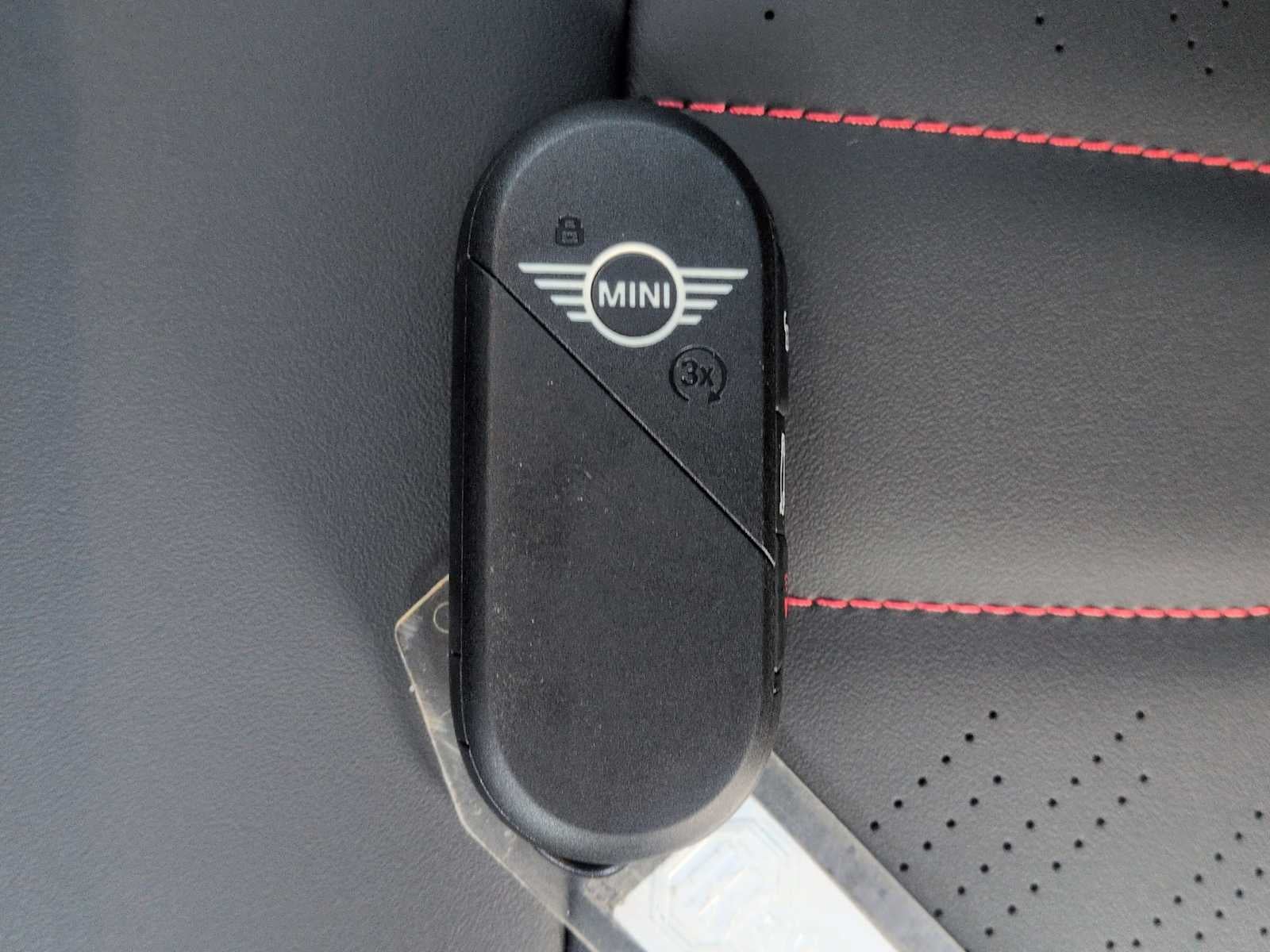 2026 MINI 2 PUERTAS ICONIC