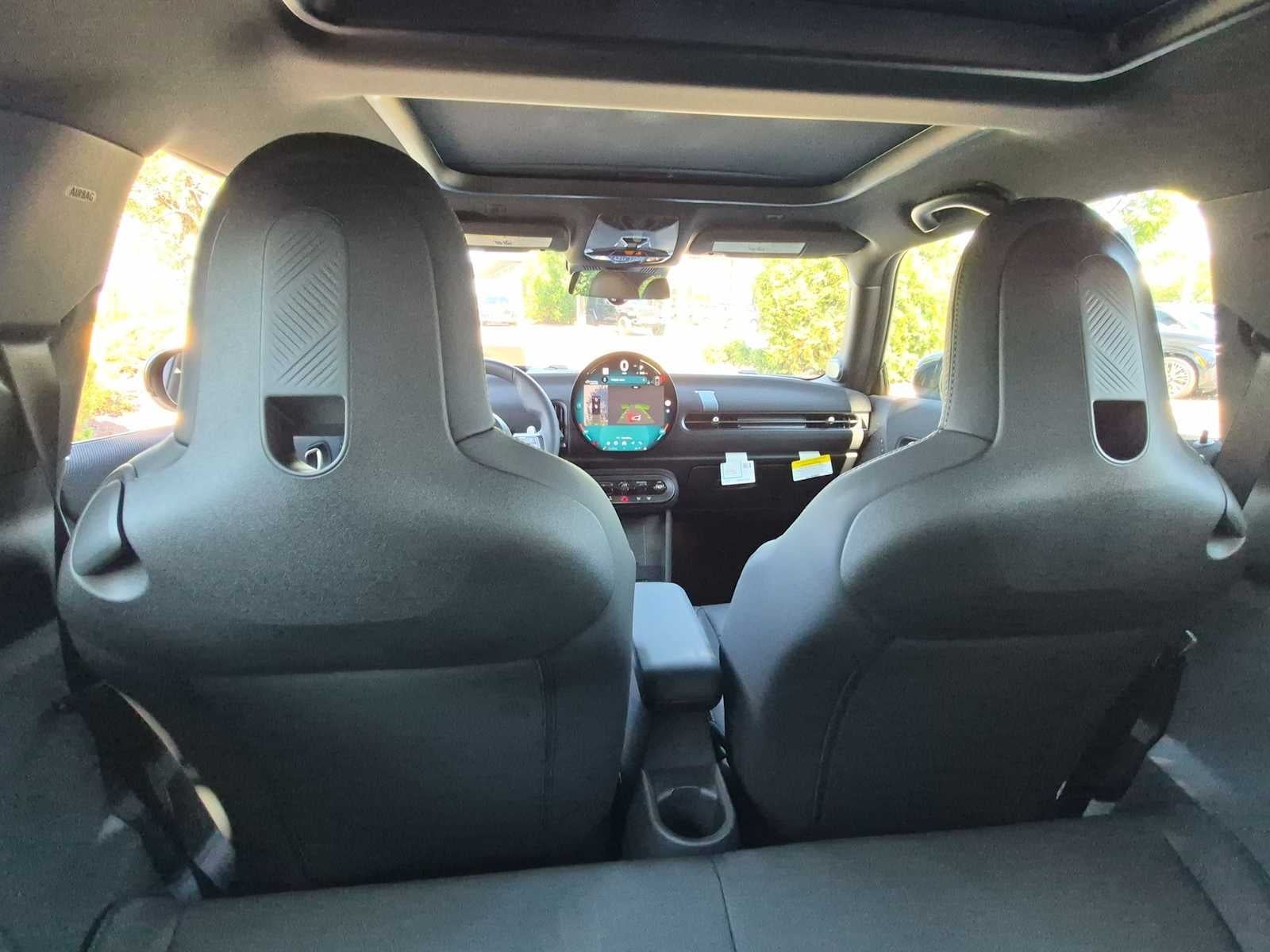 MINI ICONIC de 2 puertas, 2027