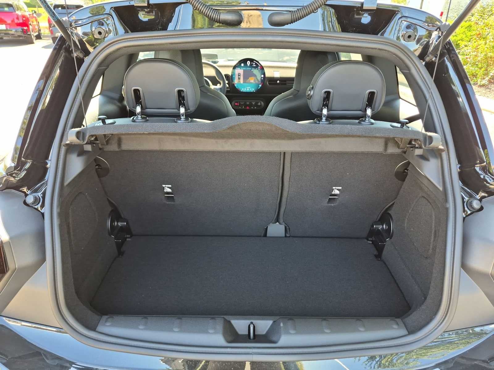 MINI ICONIC de 2 puertas, 2027