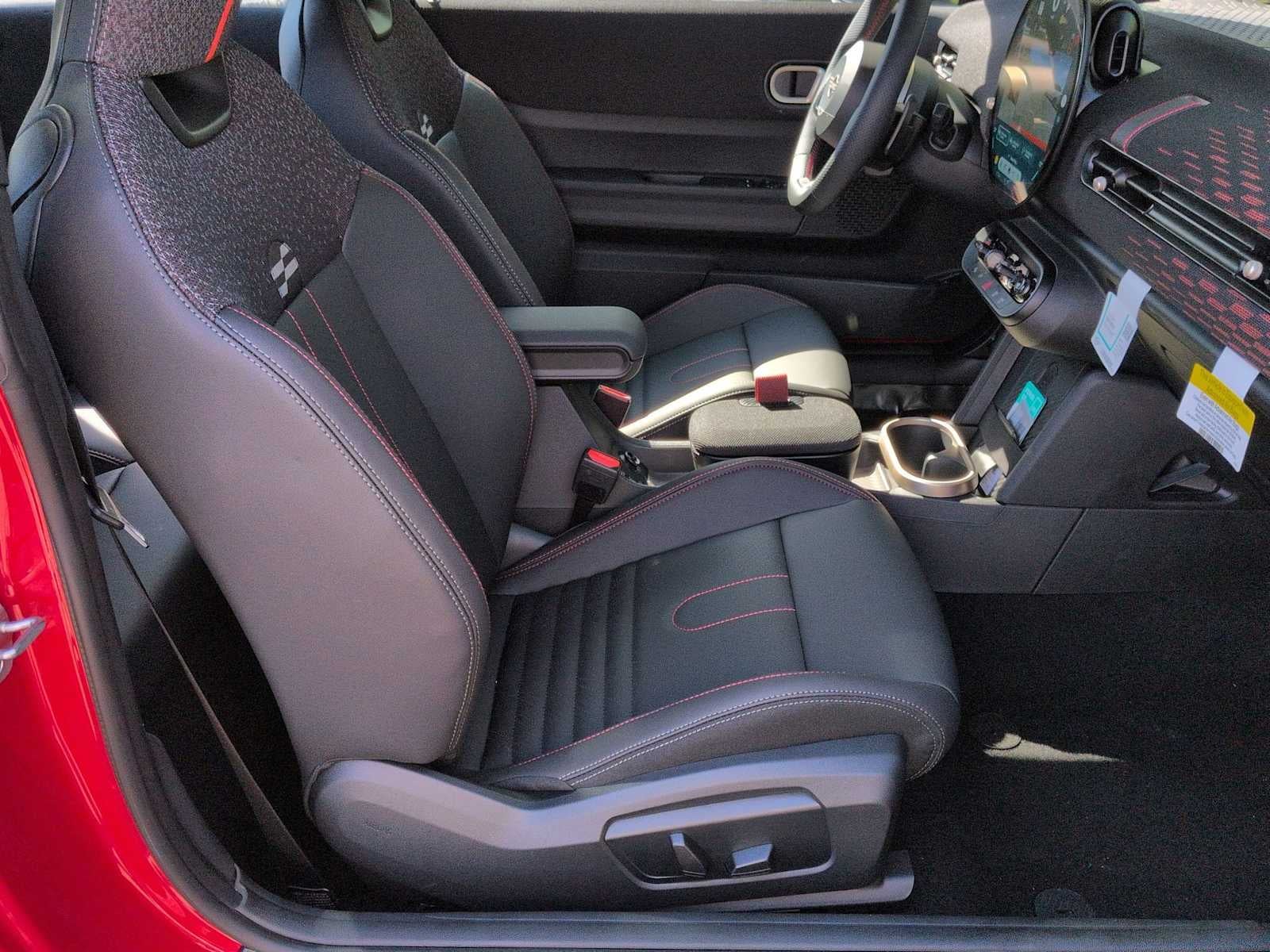 2026 MINI 2 PUERTAS ICONIC