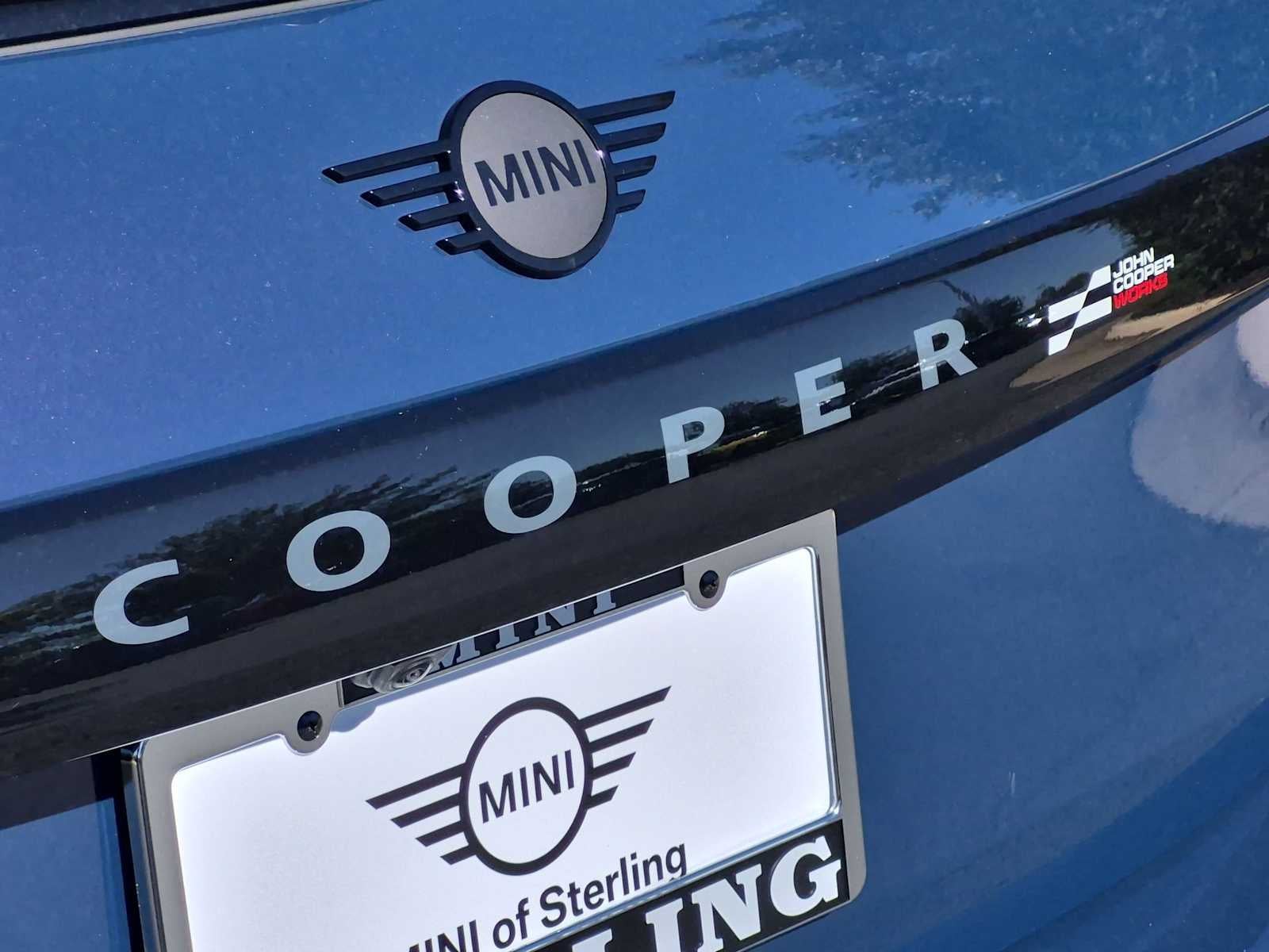 MINI ICONIC de 2 puertas, 2027