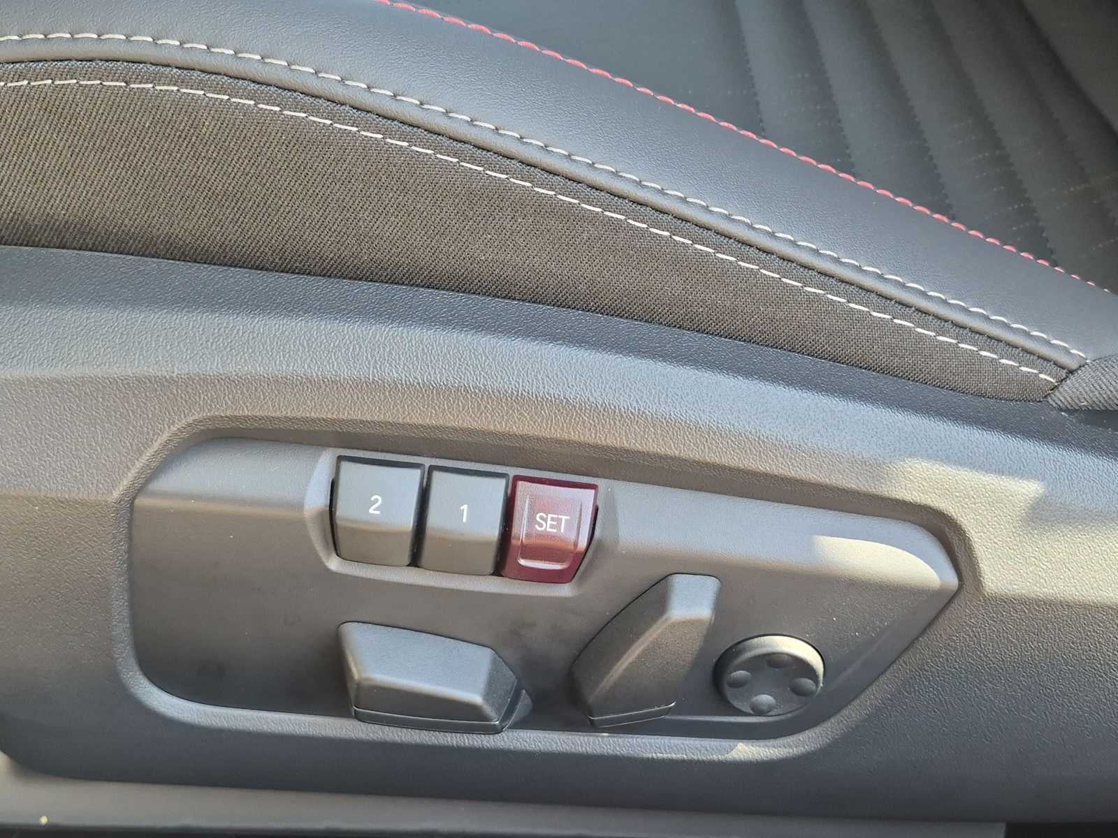 MINI ICONIC de 2 puertas, 2027
