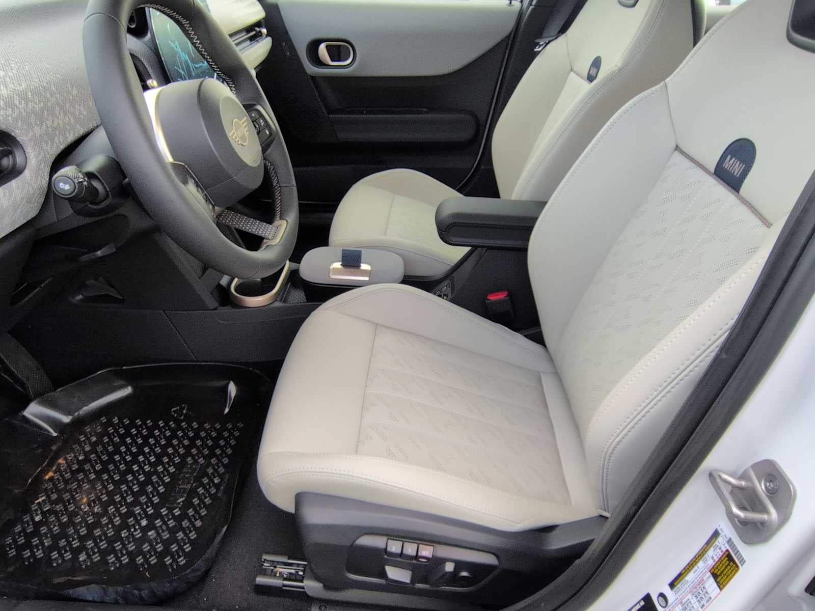 2026 MINI 4 PUERTAS SIGNATURE PLUS