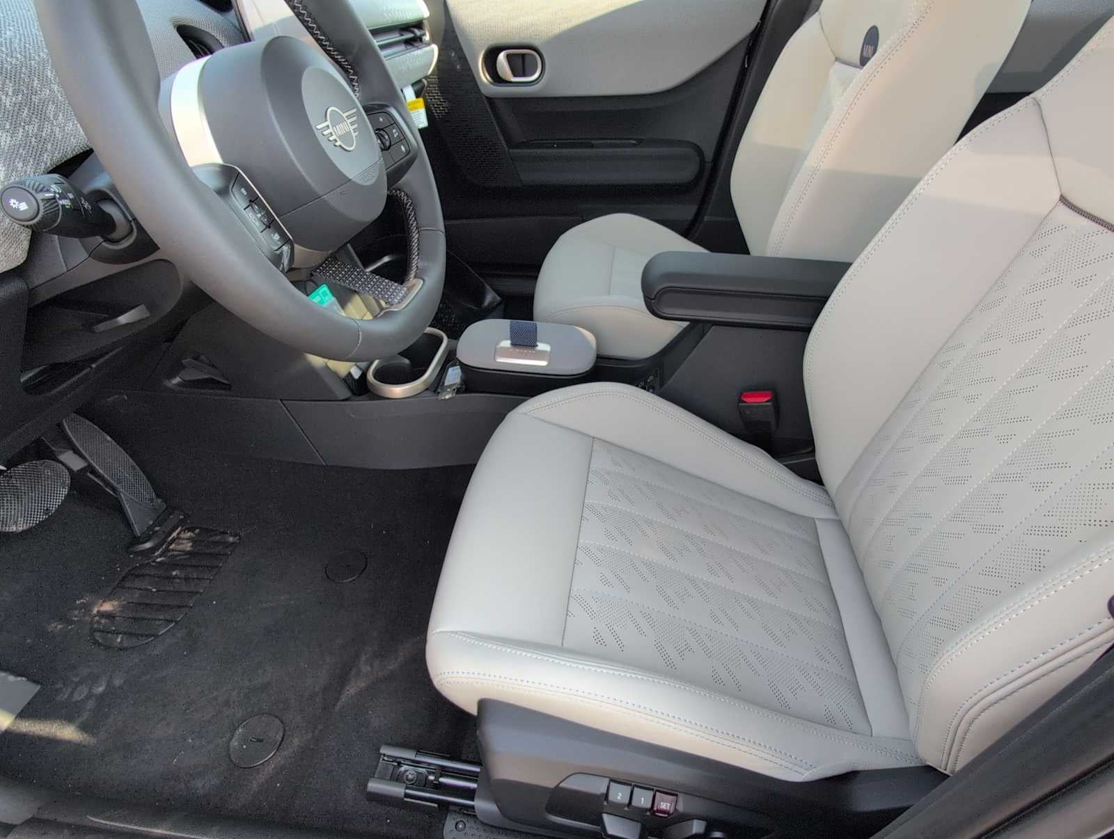 2026 MINI 4 PUERTAS SIGNATURE PLUS