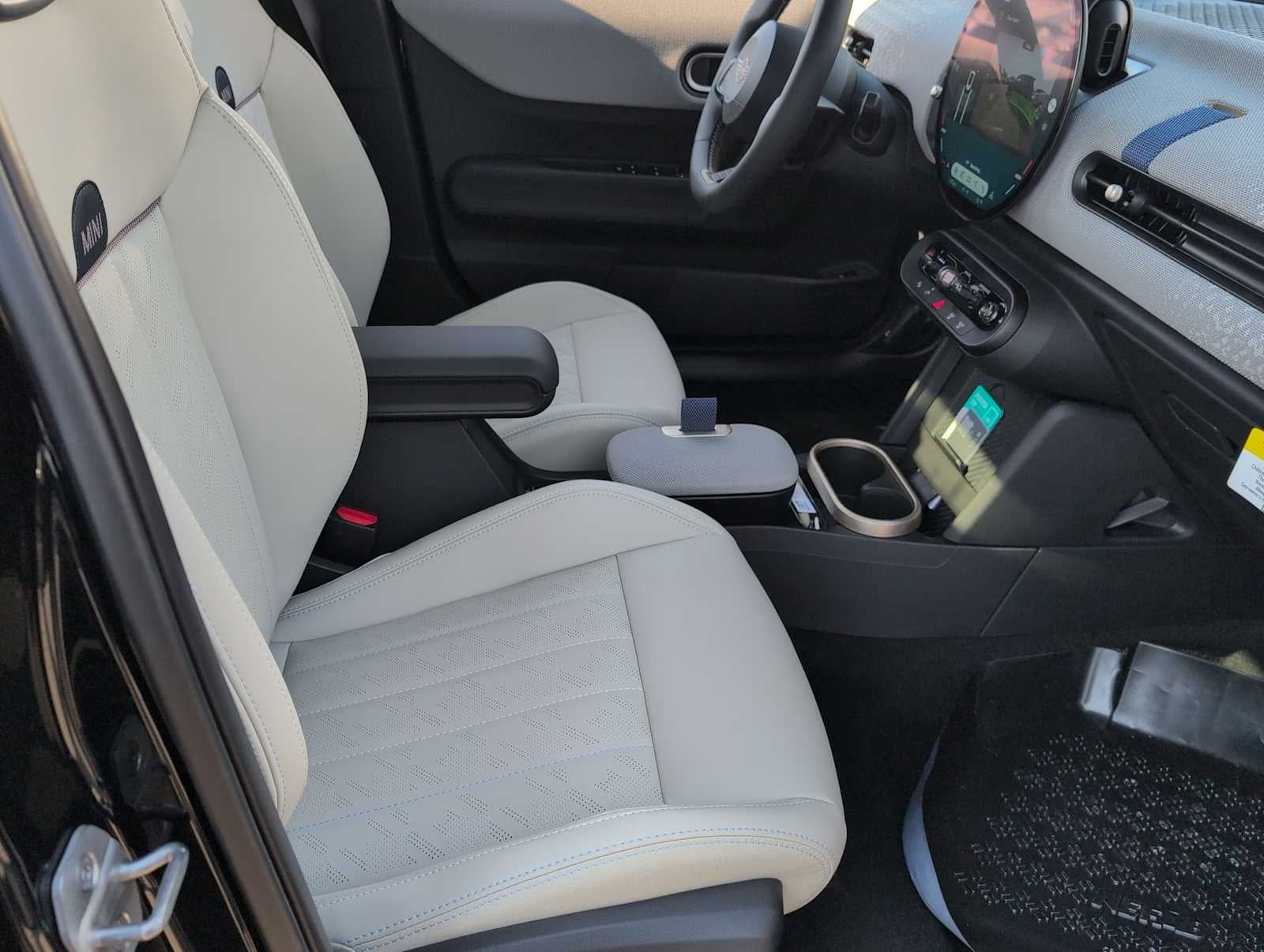 2026 MINI 4 PUERTAS SIGNATURE PLUS