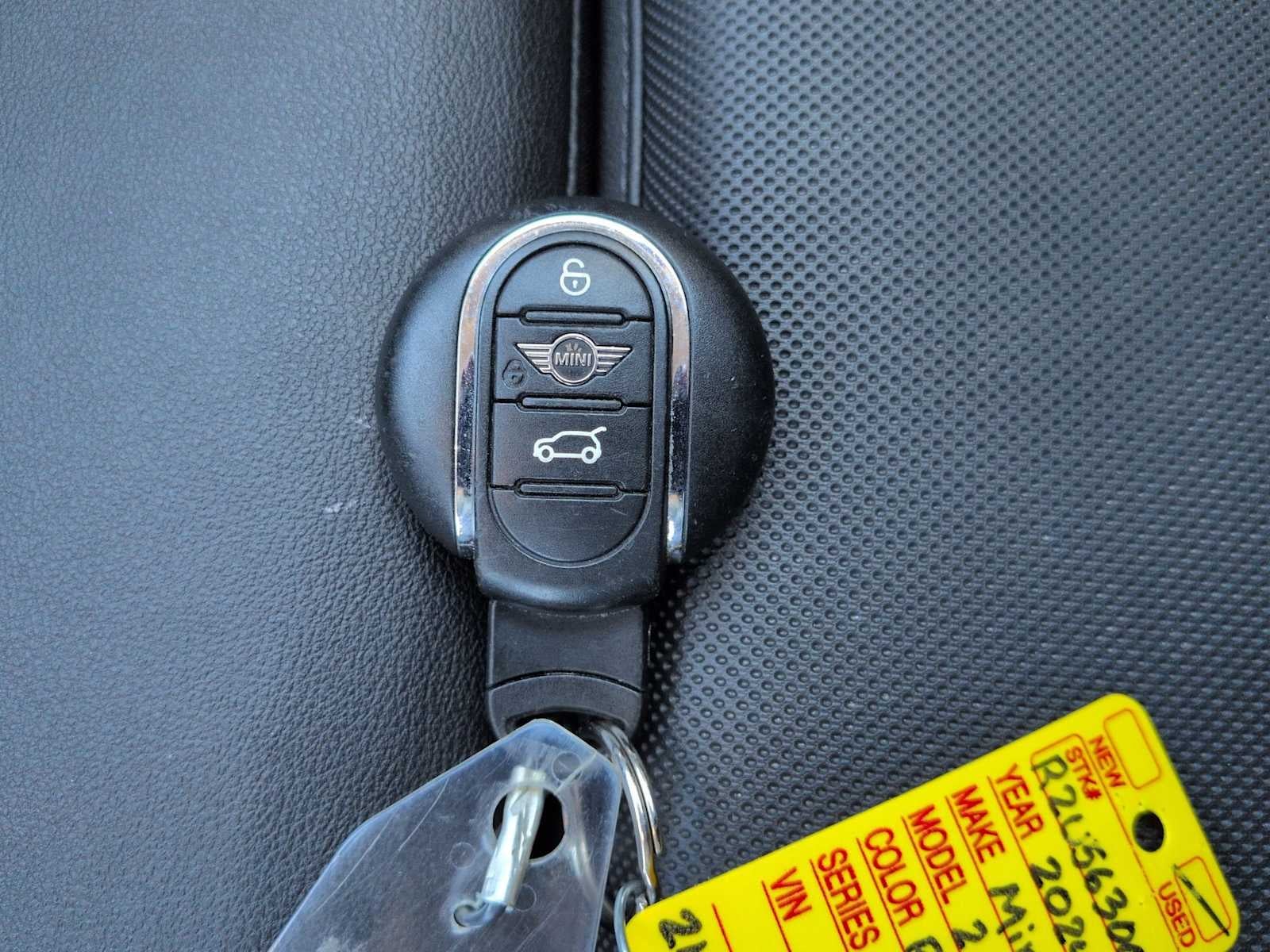 MINI Cooper S de 2 puertas con techo rígido, 2024