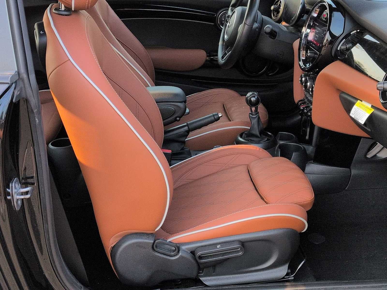 MINI Cooper S de 2 puertas con techo rígido, 2024