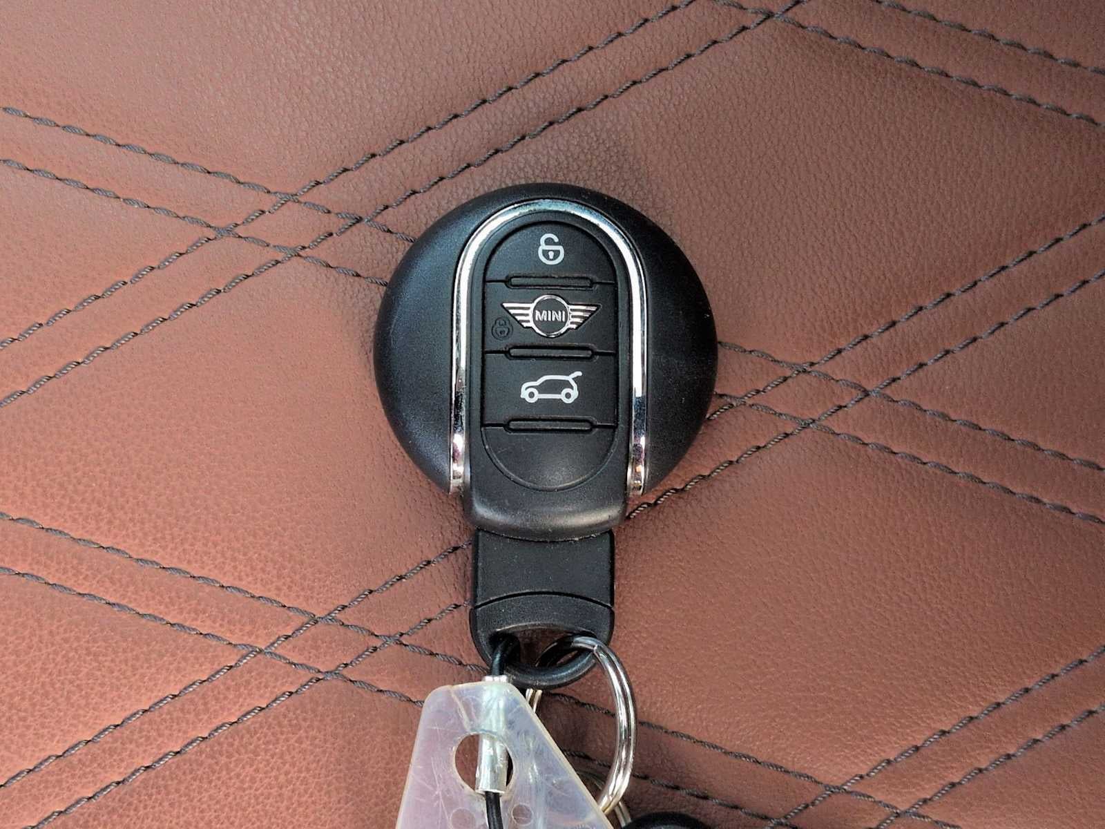 MINI Cooper S de 2 puertas con techo rígido, 2024