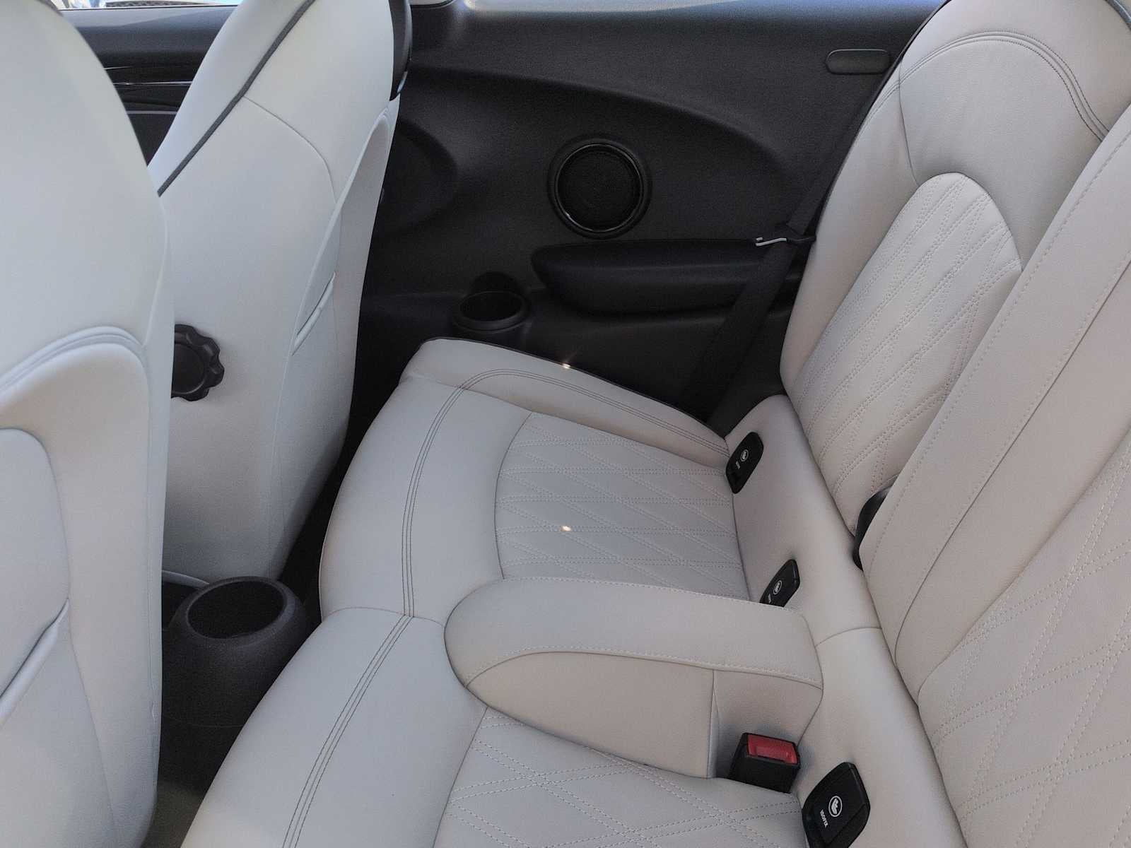 MINI Cooper S de 2 puertas con techo rígido, 2024