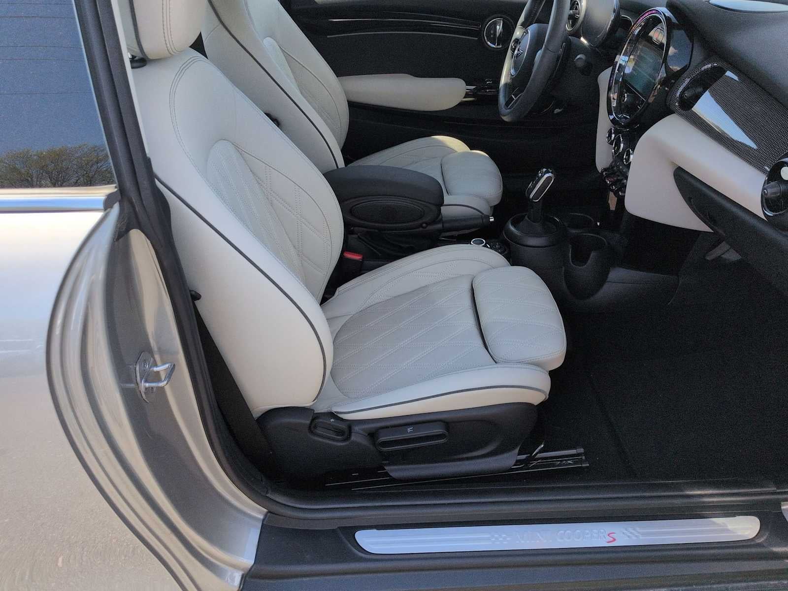 MINI Cooper S de 2 puertas con techo rígido, 2024