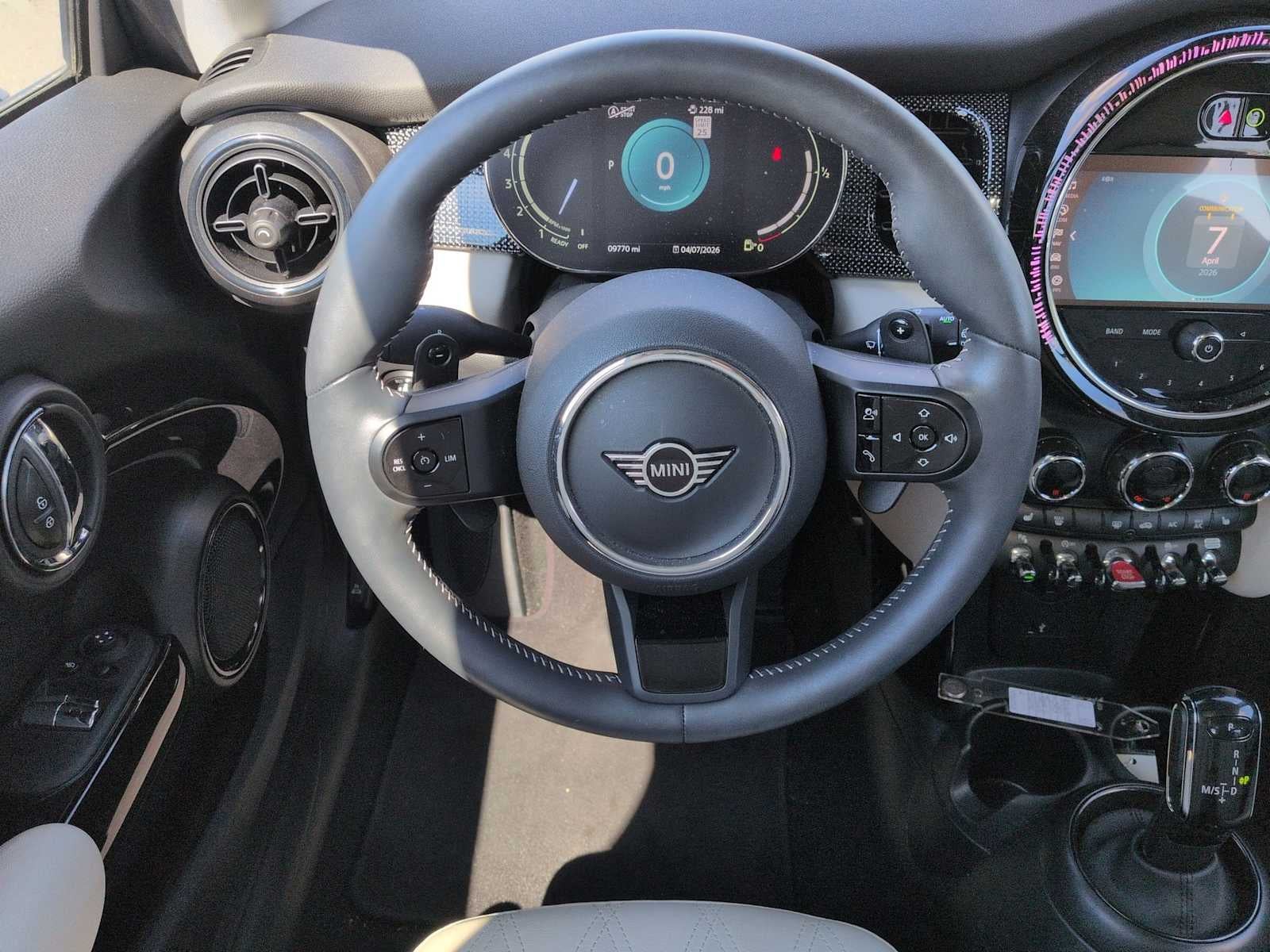 MINI Cooper S de 2 puertas con techo rígido, 2024