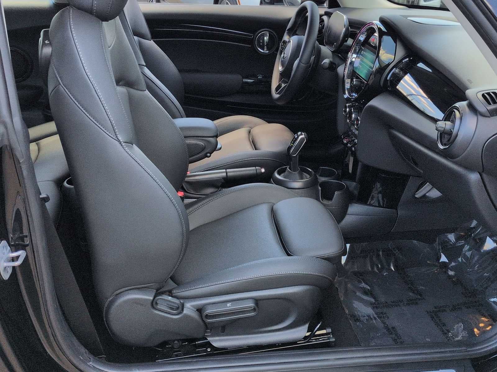 MINI Cooper S de 2 puertas con techo rígido, 2024