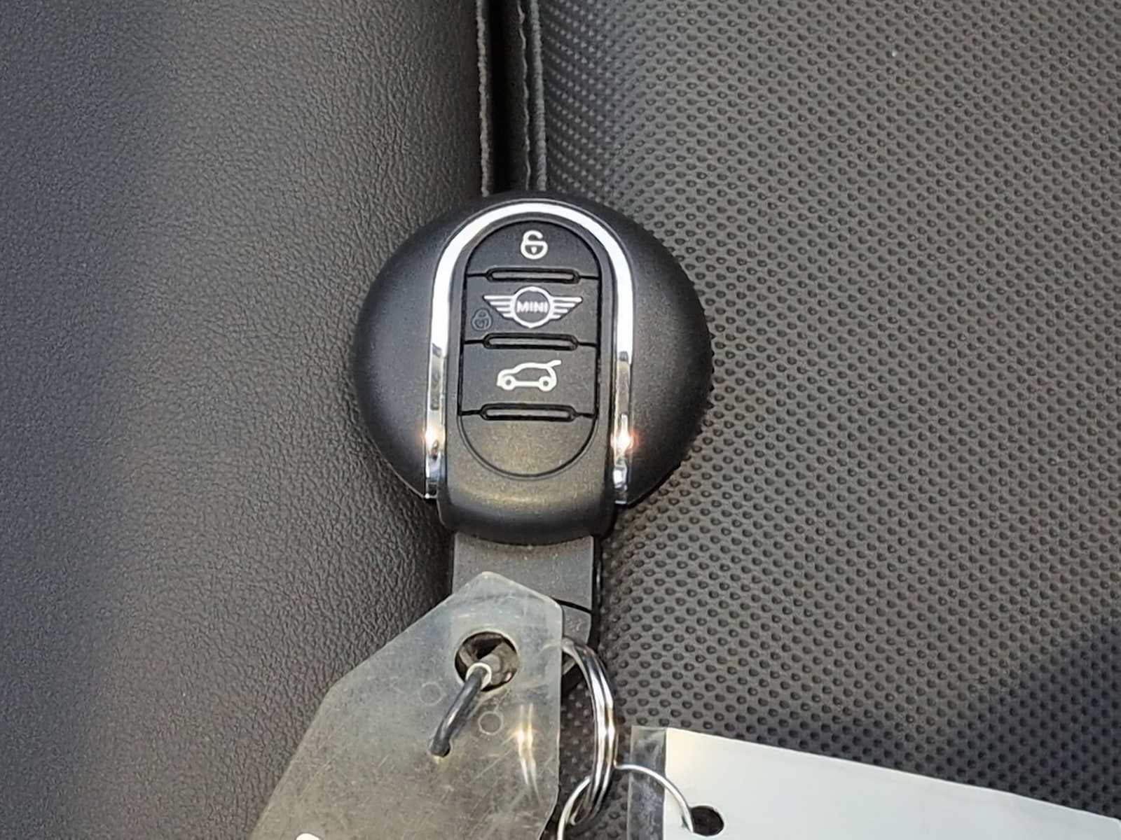 MINI Cooper S de 2 puertas con techo rígido, 2024