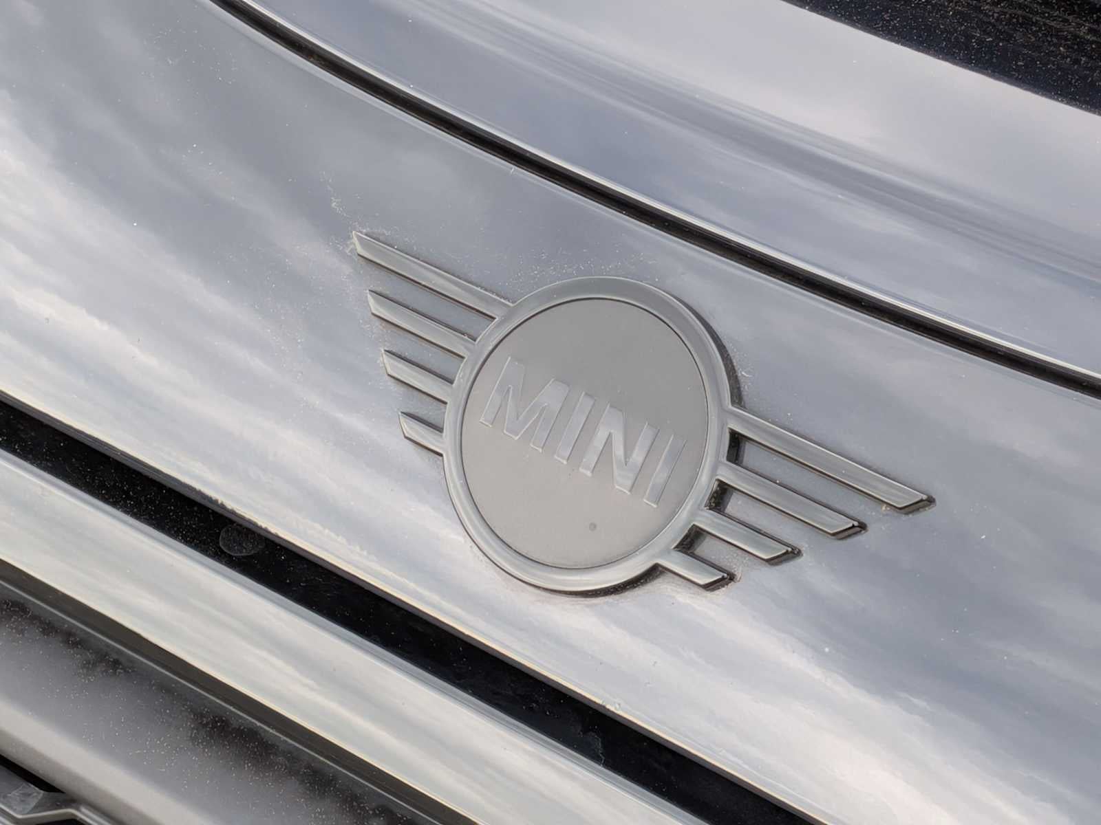 MINI Cooper S de 4 puertas con techo rígido 2024