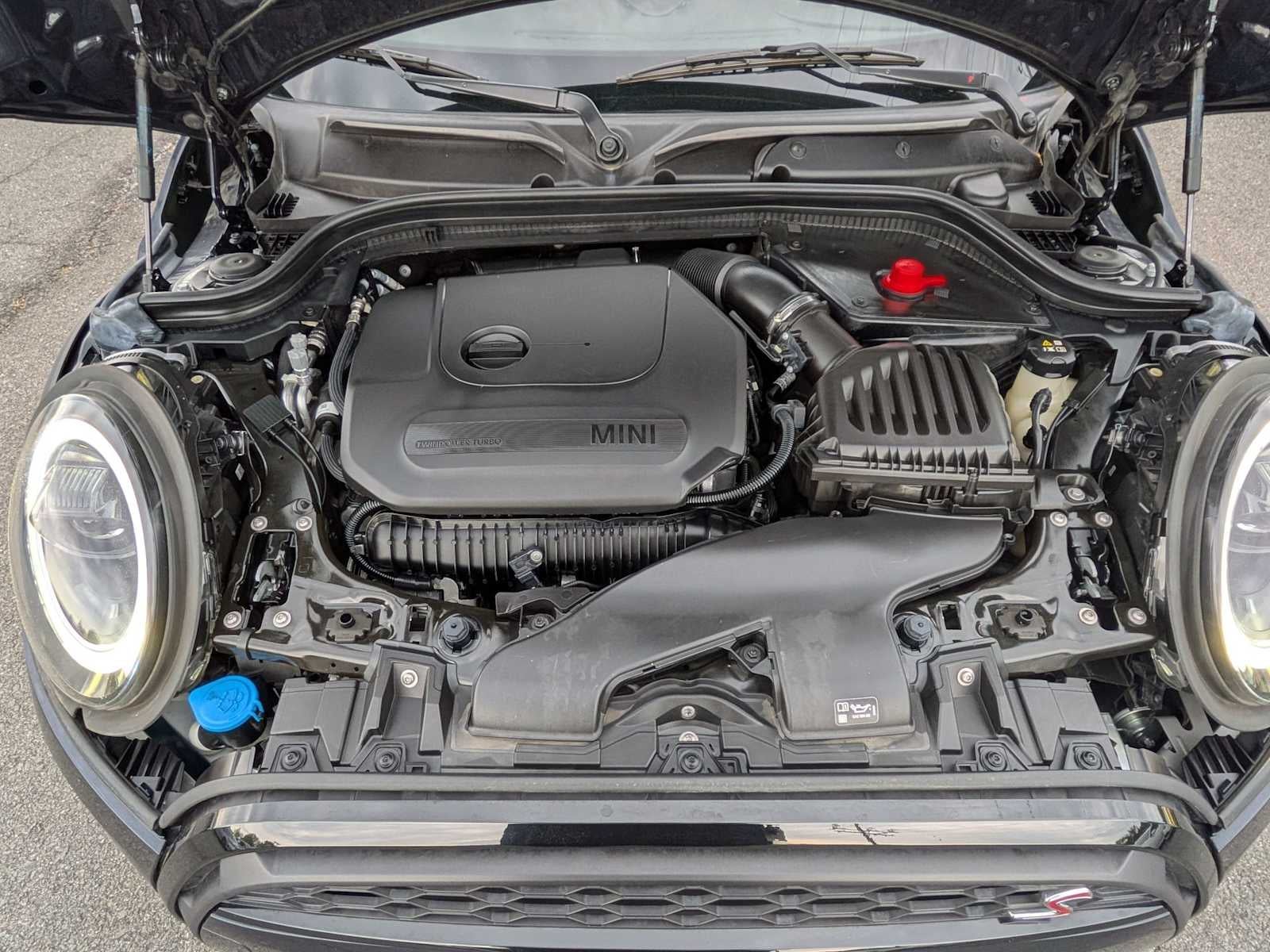 MINI Cooper S de 4 puertas con techo rígido 2024