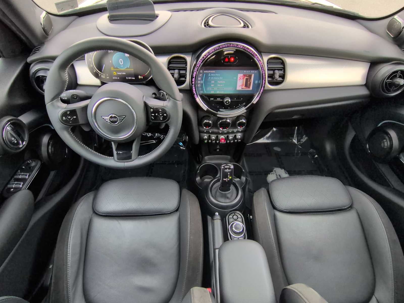 MINI Cooper S de 4 puertas con techo rígido 2024