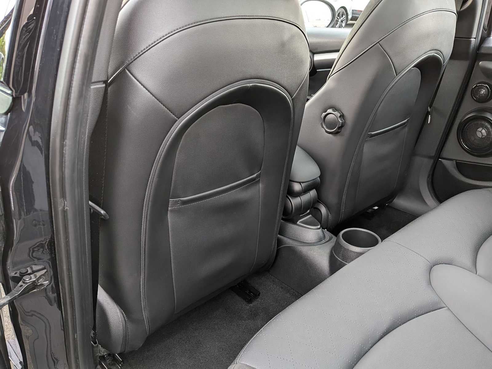 MINI Cooper S de 4 puertas con techo rígido 2024