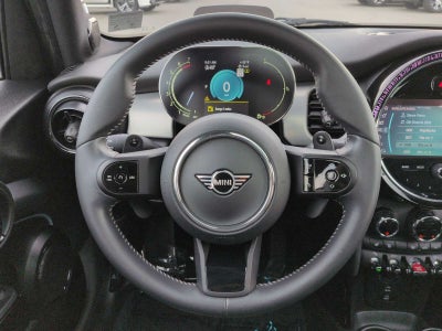 MINI Cooper S de 4 puertas con techo rígido 2024