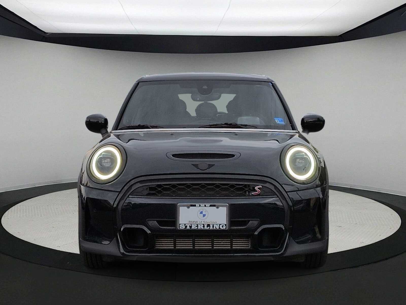 MINI Cooper S de 4 puertas con techo rígido 2024