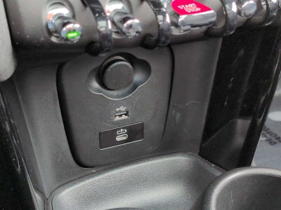 MINI Cooper S de 4 puertas con techo rígido 2024