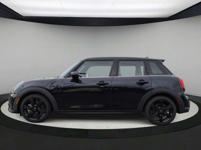 MINI Cooper S de 4 puertas con techo rígido 2024