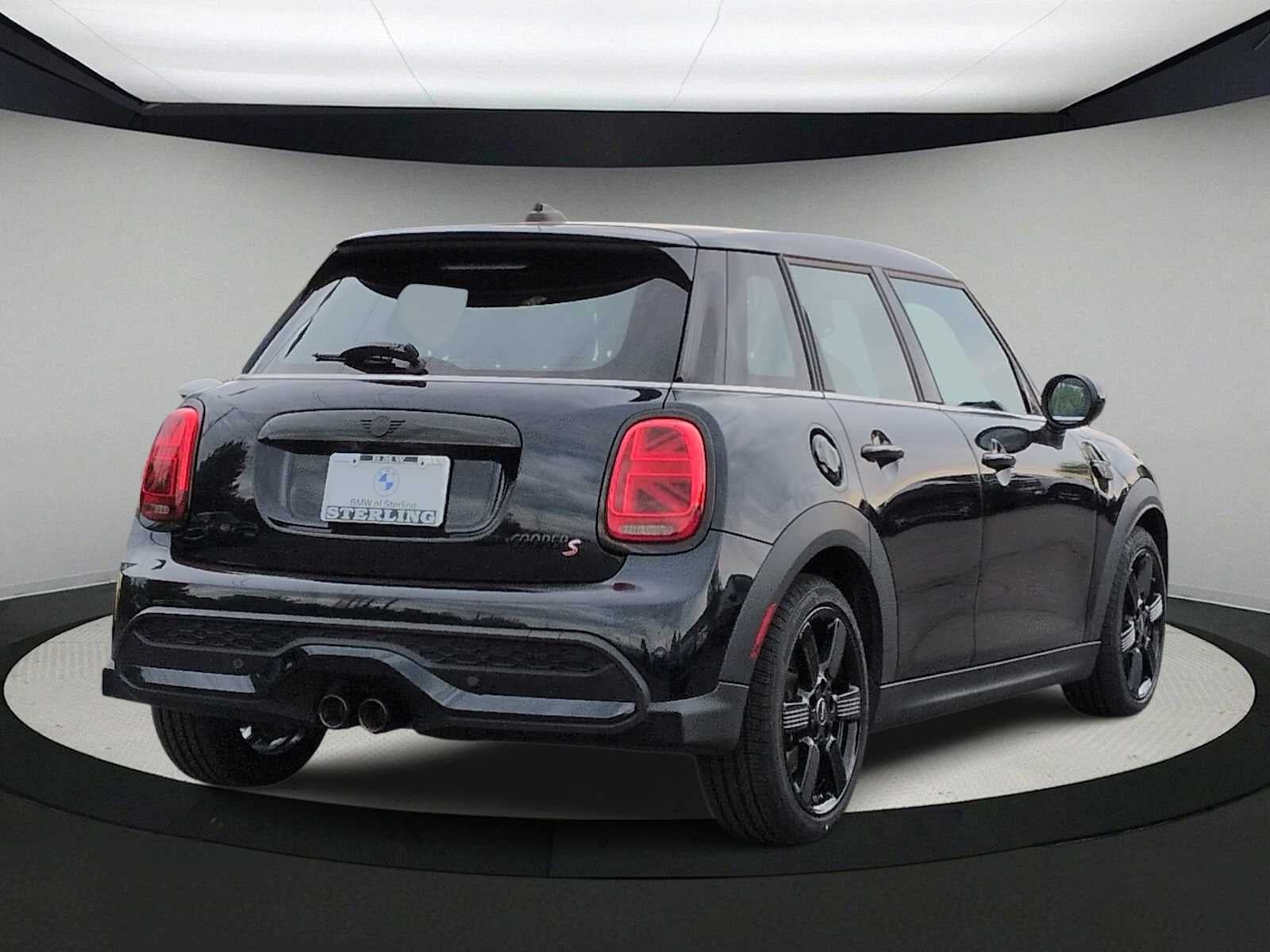 MINI Cooper S de 4 puertas con techo rígido 2024